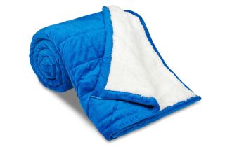 ✨ Máme dárky i pro kluky! ✨ Vidět dnešního kluky číst knihu je skoro sci-fi… 😄📚 Ale zázraky se dějí – hlavně když je...